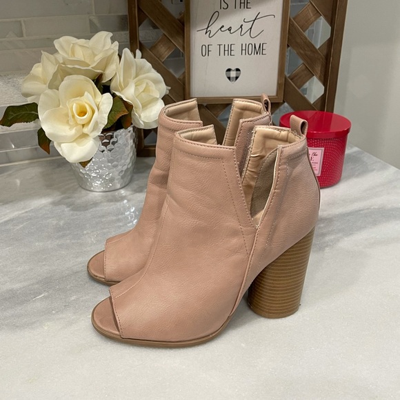 Qupid Blush Peep Toe Ankle Booties Boots Heels, 8